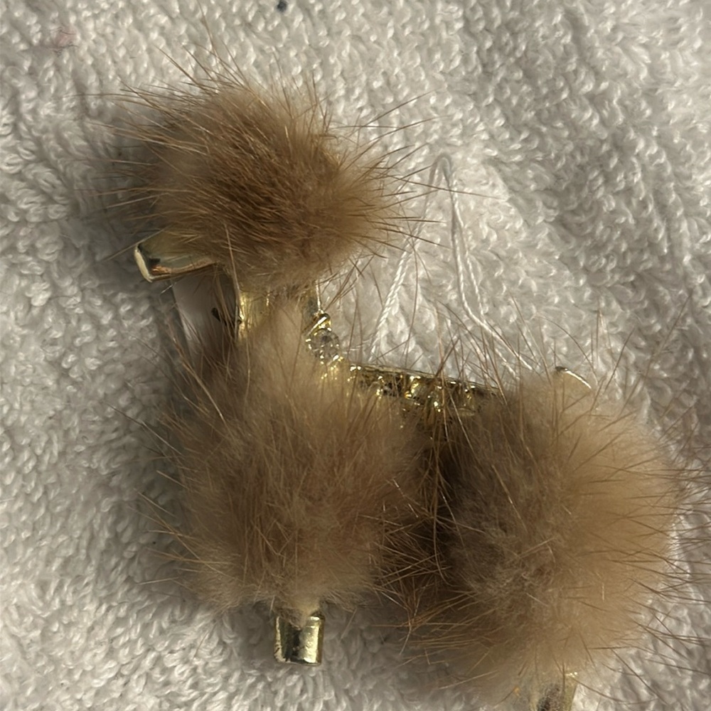 vintage 1950s mink poodle dog pin brooch. Gold toned